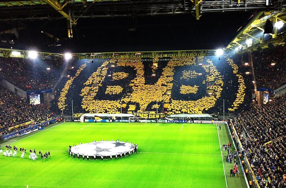 威斯特伦法球场黄色烟雾,威斯特法伦球场图片