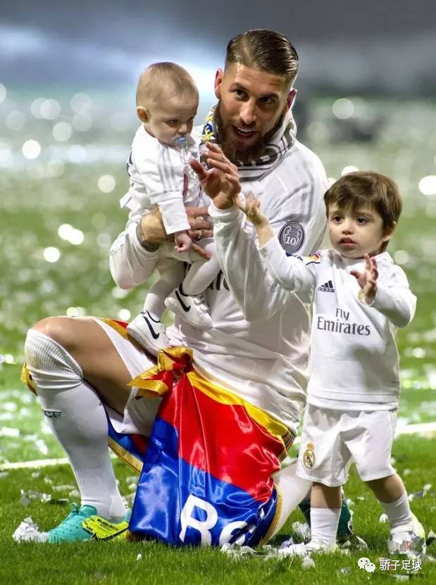 当你有一个爱跳舞的老爸,一个热爱足球的爸爸特点