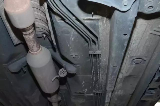 12.6万公里的凯美瑞，底盘还能如此干爽，怪不得保值率那么高