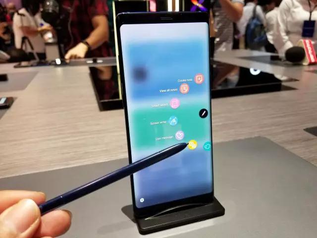 三星note7对比note8,三星note8手机闪屏可以修吗