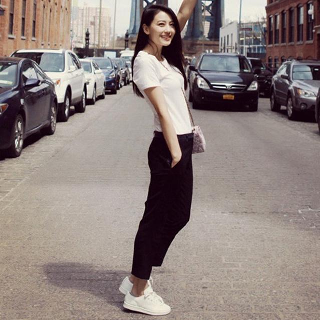 高圆圆的穿搭也太惊艳了,41岁高圆圆穿什么鞋