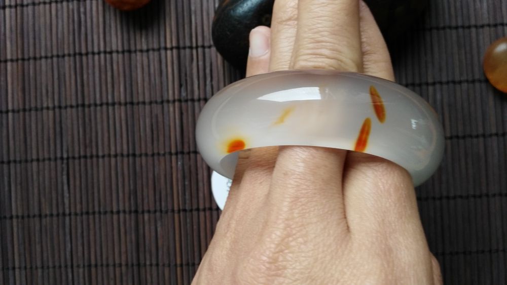 冰彩玛瑙手镯,马料高冰透玛瑙手镯