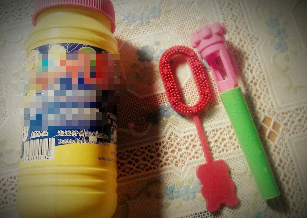 皮小6:有人因它患上败血症!这种路边的“哄娃神器”别再买了!