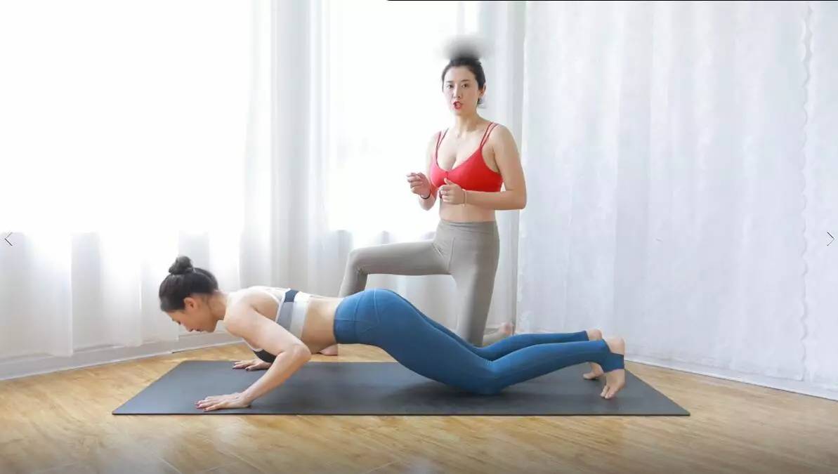 胸部严重下垂干瘪怎么办瑜伽动作,女性胸部挺拔靠什么支撑