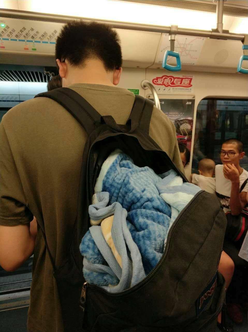 我很孤独和我爱你的英文,我很孤独寂寞英文怎么讲