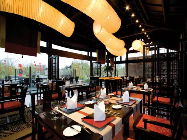 玉龙雪山下奢华民宿,丽江悦榕庄三卧