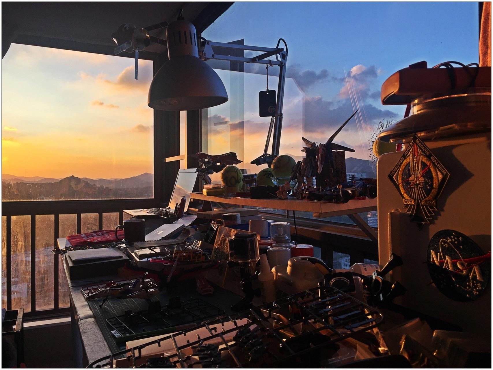 设计师两台显示屏怎么放好看,设计师两台显示器