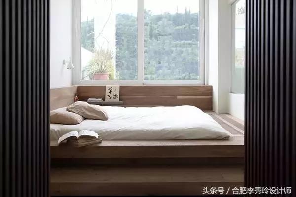 把阳台改成小卧室榻榻米,房子不大但能容得下一家老小