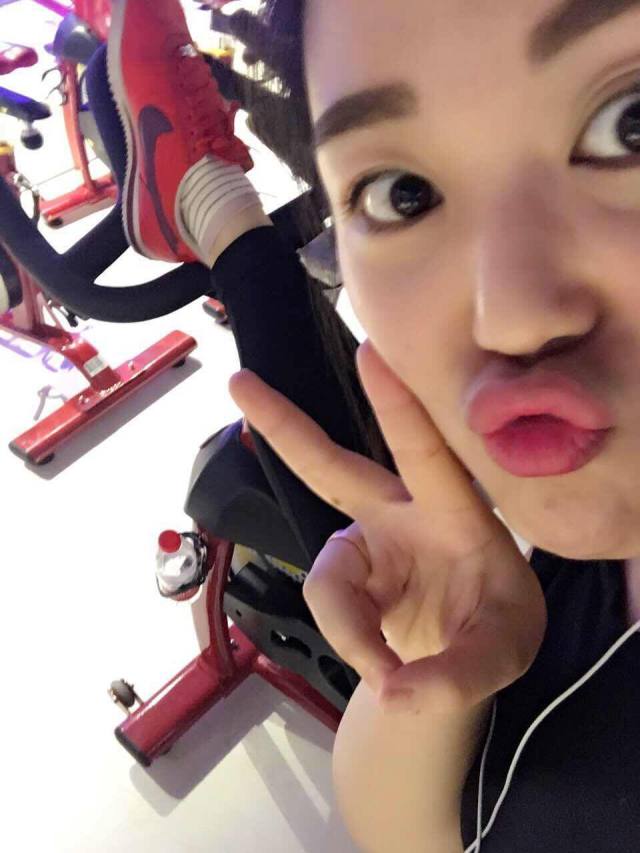 资深胖女孩8年淘宝3钻买家——时尚大码女装店种草整理推荐