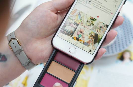 首支彩妆手机壳诞生，全世界的女生都想要
