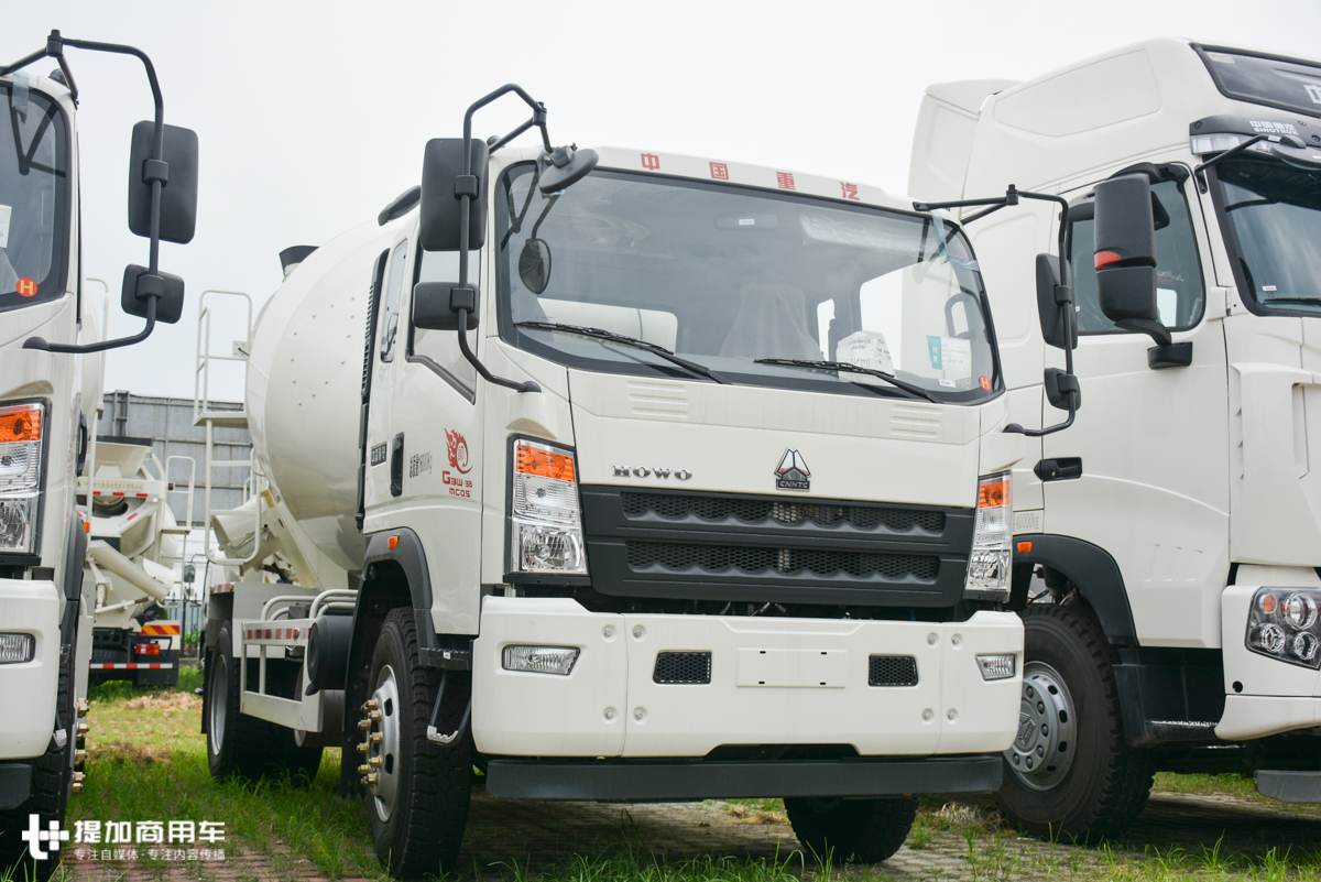 轻卡蓝牌搅拌车,商用混凝土搅拌车多少钱一台