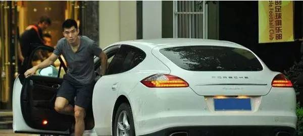 2021年国足座驾大盘点,国足豪车视频