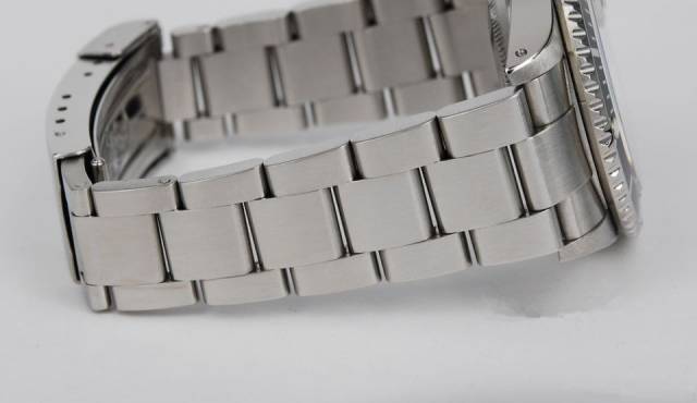 宝珀五十噚5200极光绿和绿水鬼,水鬼和五十噚哪个夜光效果好