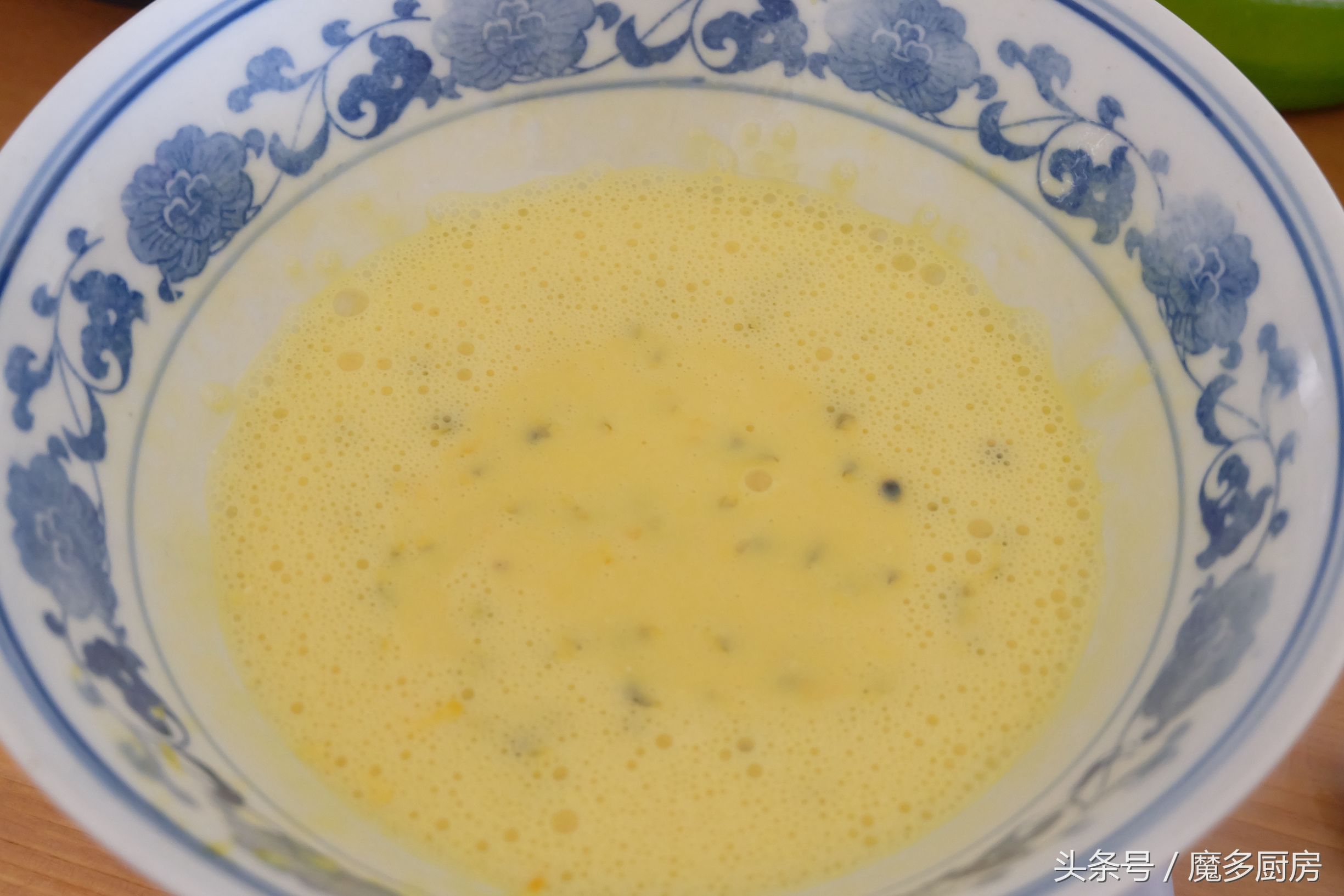 用电饭煲做蛋糕的最简单教程,用电饭煲做蛋糕的简单方法快捷