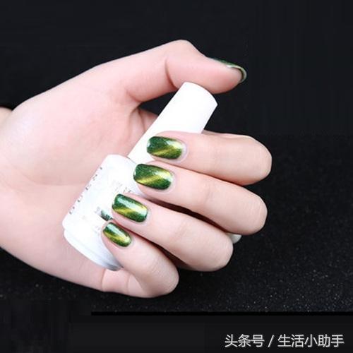 指甲油气质,2023指甲油流行色渐变色
