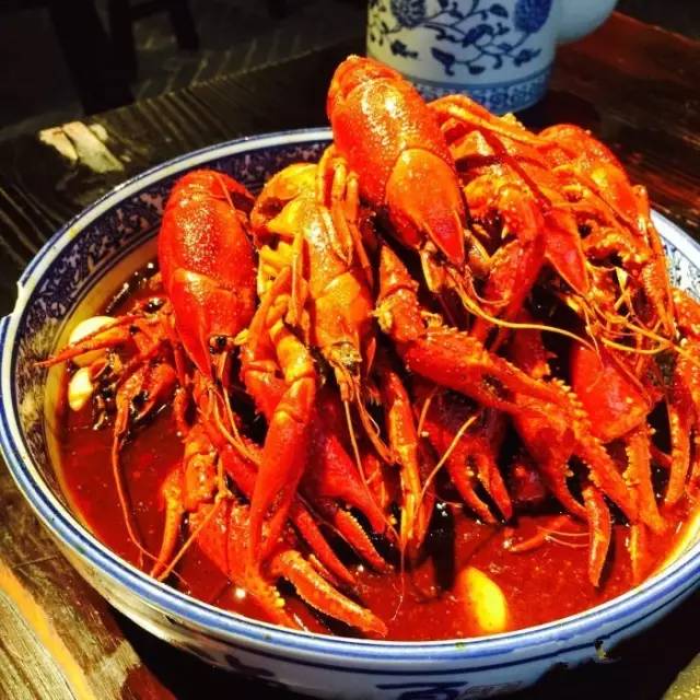 小龙虾的各种口味的做法,广东小龙虾的正确吃法