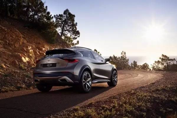 别提什么配置性能操控，俺买车就是为了帅，帅，帅