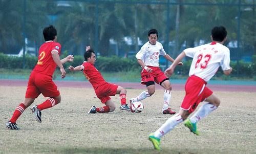 业余球员踢球靠头铁?球场石乐志恐断送你的爱好