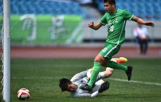 奇闻足球,国足张玉宁最新比赛