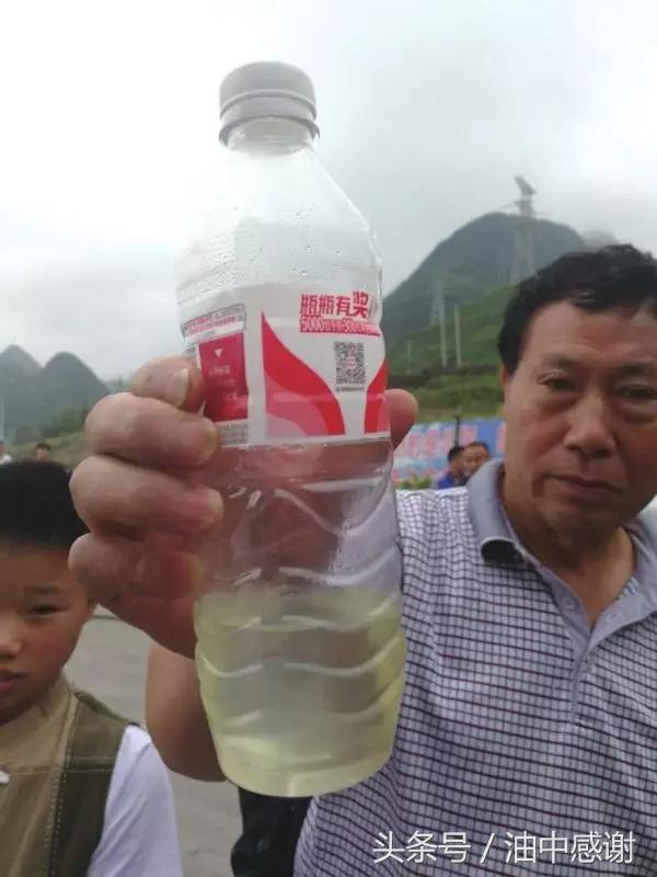 为什么油箱的油是蓝色,变质的汽油对发动机有什么危害