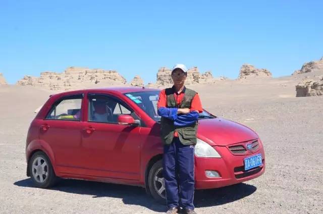 老爷子陪老伴穷游,带着老伴穷游