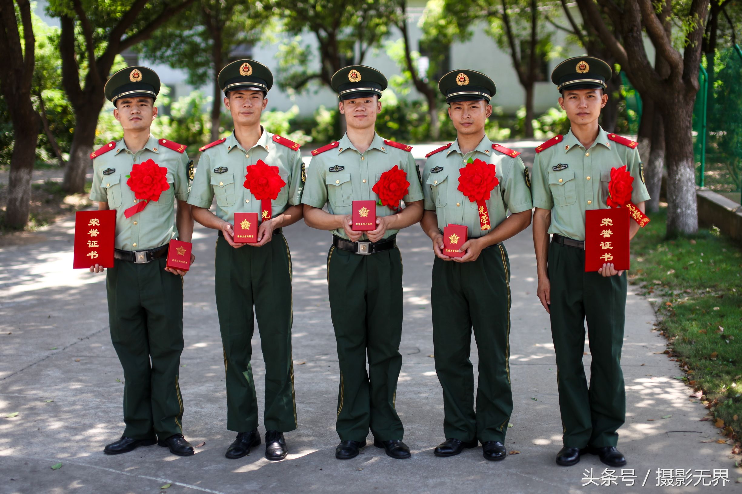 又是一年退伍季又到离别军营时,退伍了让我们再次听一次军号