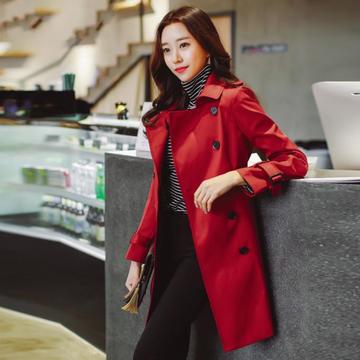 秋天气质修身风衣搭配,怎样系风衣后面蝴蝶结