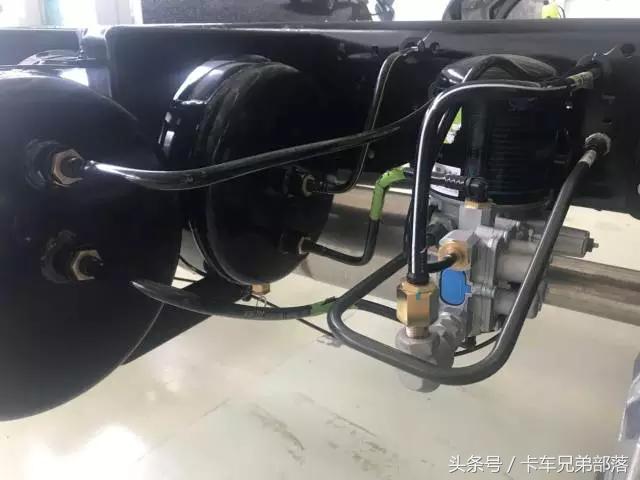 开气刹的轻卡需要注意什么,轻卡带气刹如何操作