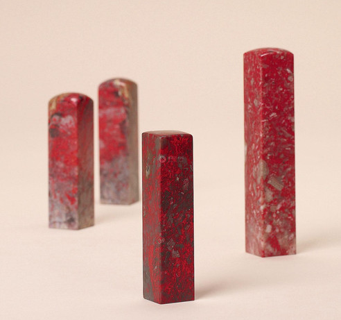 如何辨别鸡血石的真假图解,鸡血石造假的做法