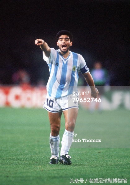 专业的足球鞋有哪几个品牌,曾经的足球鞋知名品牌有哪些