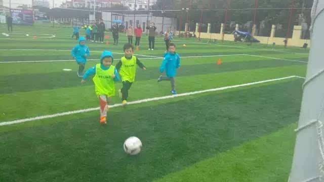 业余足球教程新手入门,足球入门时间表