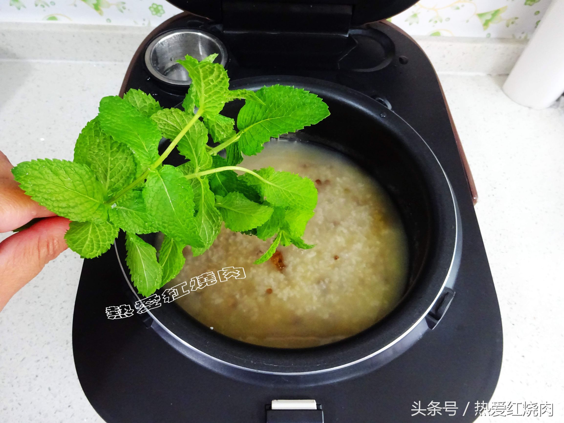 熬粥不稀不稠水比例,煮粥不是很熟吃了没事吧