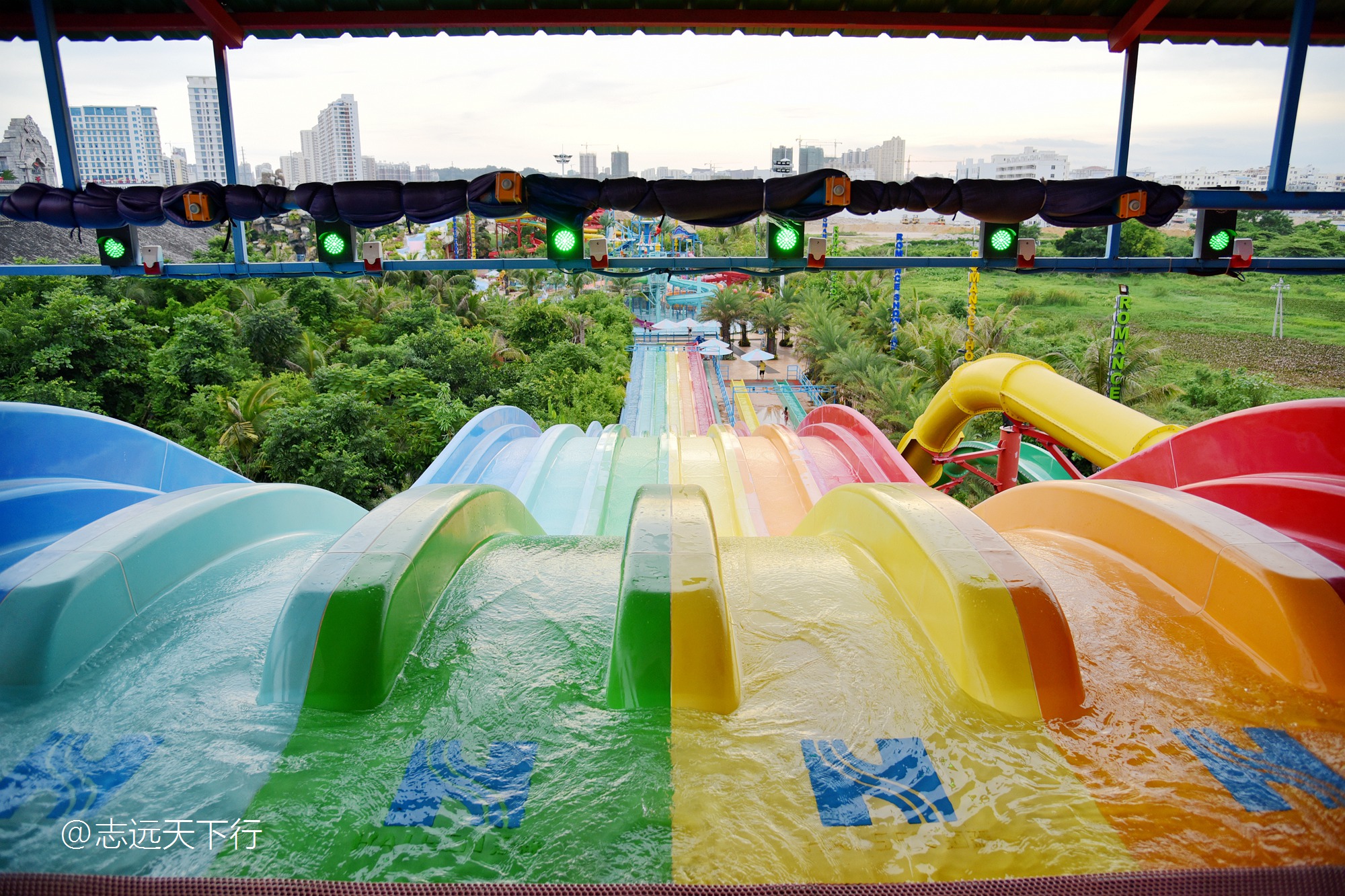 最美的女童海南,最美的小女生去游乐场玩