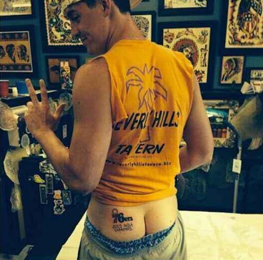 nba鐞冭糠淇′话,nba绾硅韩鐞冭糠