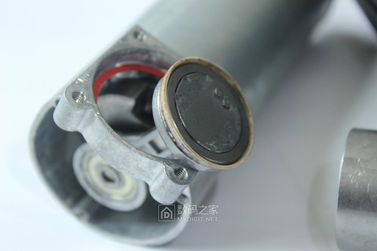 tcl车载充气泵为国产点赞,tcl汽车充气泵