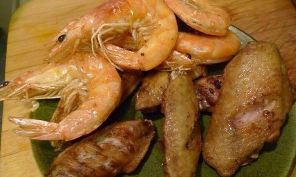 四川妹子做麻辣香锅,胖妹制作麻辣香锅