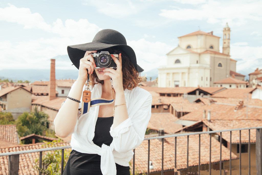 阴天旅游怎么拍照好看呢,十一出去旅游怎么拍照