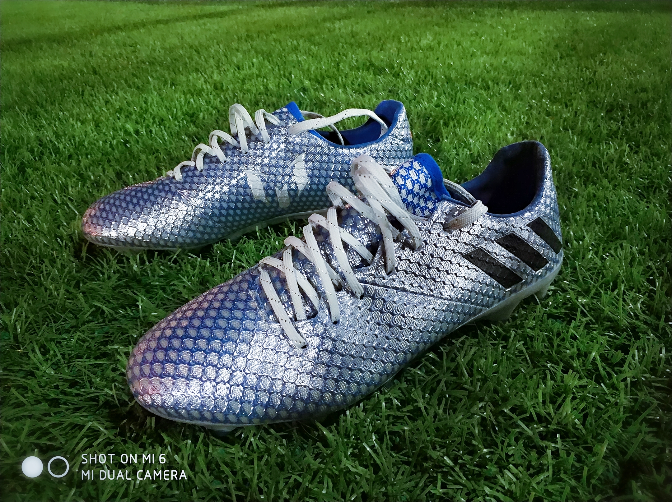 梅西上脚的第一双adidas,梅西上脚阿迪达斯boost19