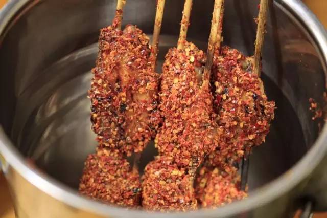 北京十大必吃连锁店,京城最火的12家撸串圣地