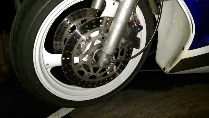 试驾89款雅马哈TZR250二冲程运动摩托车