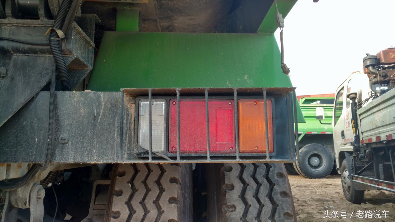 红岩金刚m500自卸车内饰图片,红岩金刚m500自卸车轻量化