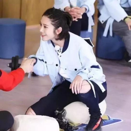 关晓彤买鞋,关晓彤新鞋