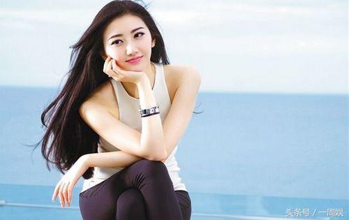 许晴景甜对比图,景甜剪掉20年长发