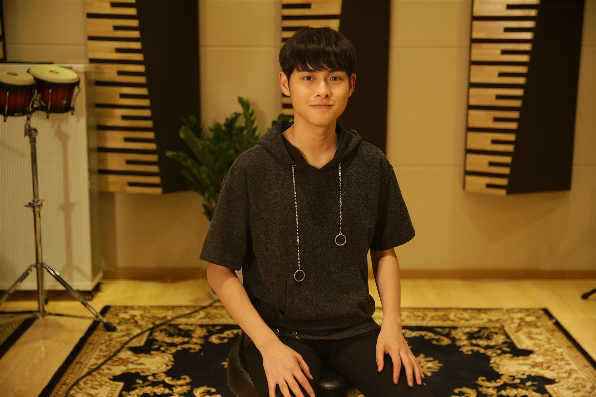 洪雨雷唱功,洪雨雷的演唱