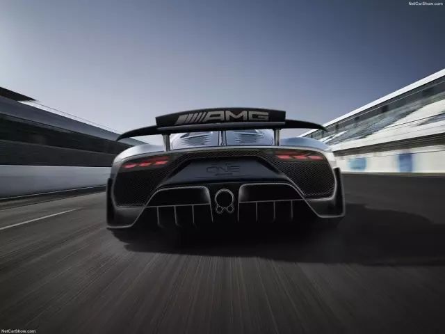 1.6t奔驰跑车,1.6t奔驰amg