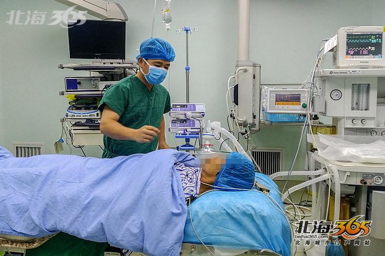 男丁格尔的简介,南丁格尔简介