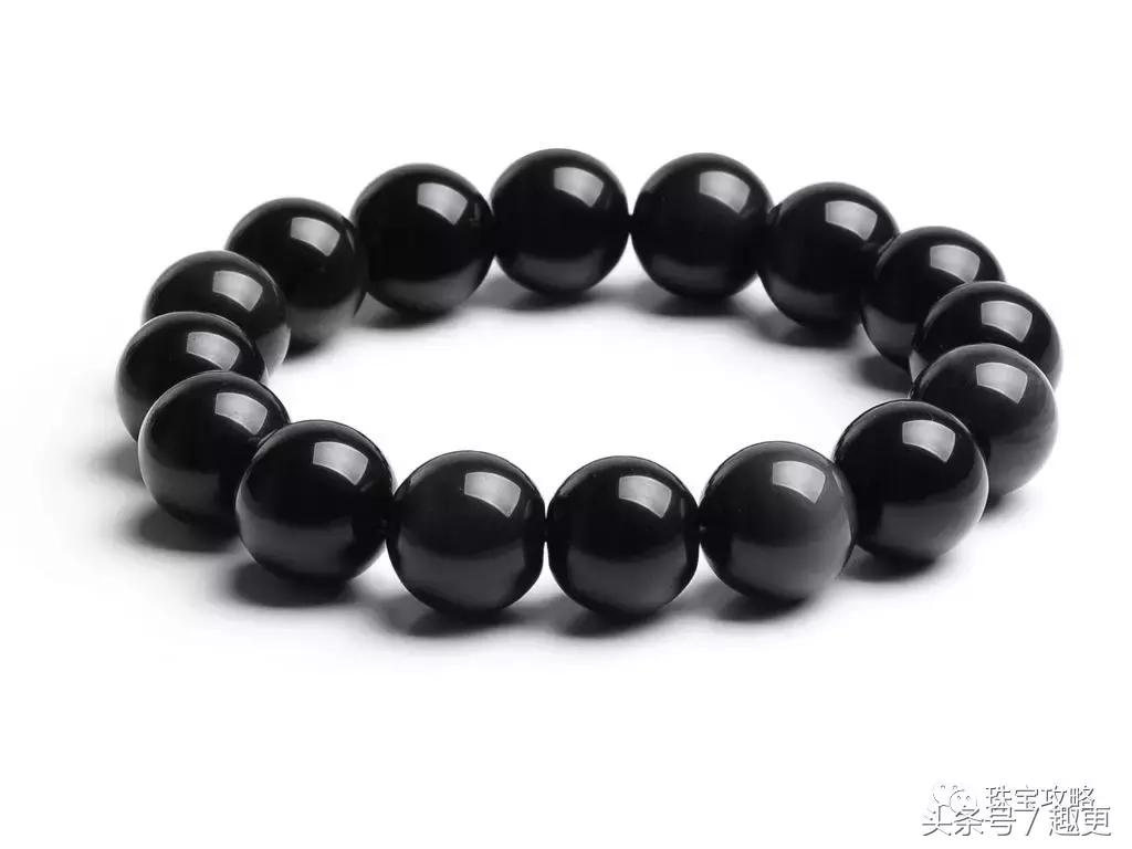 男士佩戴手串是左手还是右手,男士黄金貔貅手串佩戴方法