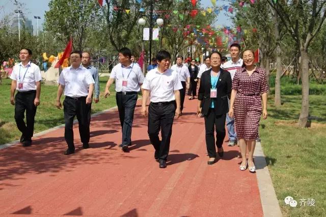 蹴鞠体育节开幕式,齐文化博物院蹴鞠表演队