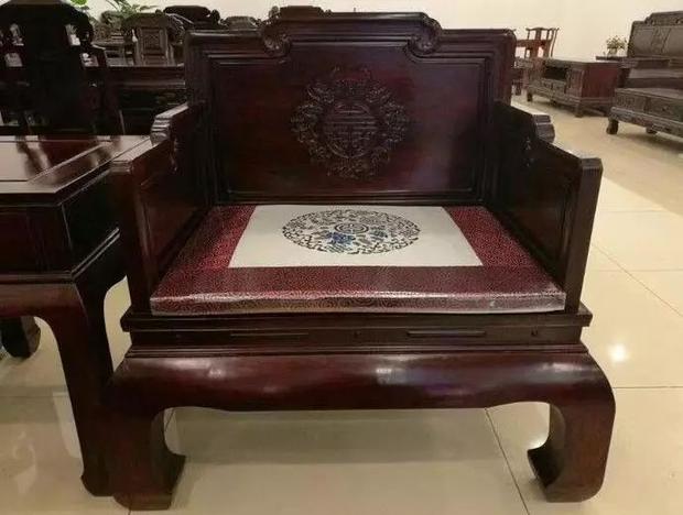 你被骗了！非洲酸枝木并非红木，只是普通非洲杂木？