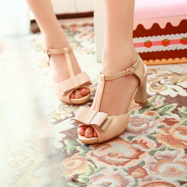 拇指外翻穿鞋磨脚怎么办,穿鞋磨脚起泡了怎么办